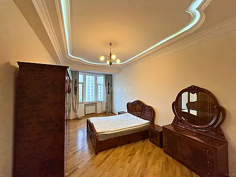 Kirayə verilir 3 otaqlı mənzil 150 m²