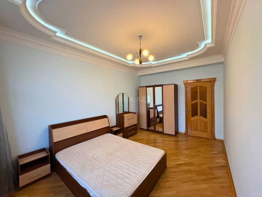 Kirayə verilir 3 otaqlı mənzil 150 m²