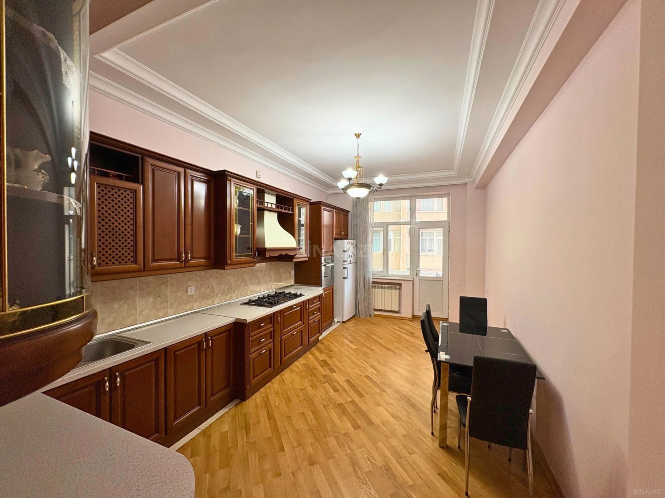 Kirayə verilir 3 otaqlı mənzil 150 m²