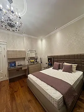 Satılır 4 otaqlı mənzil 200 m²