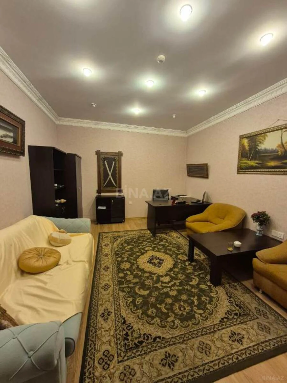 Kirayə verilir obyekt 400 m²