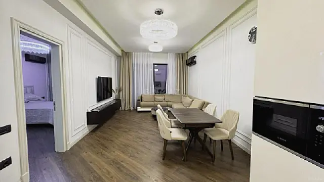 Satılır 2 otaqlı mənzil 84 m²