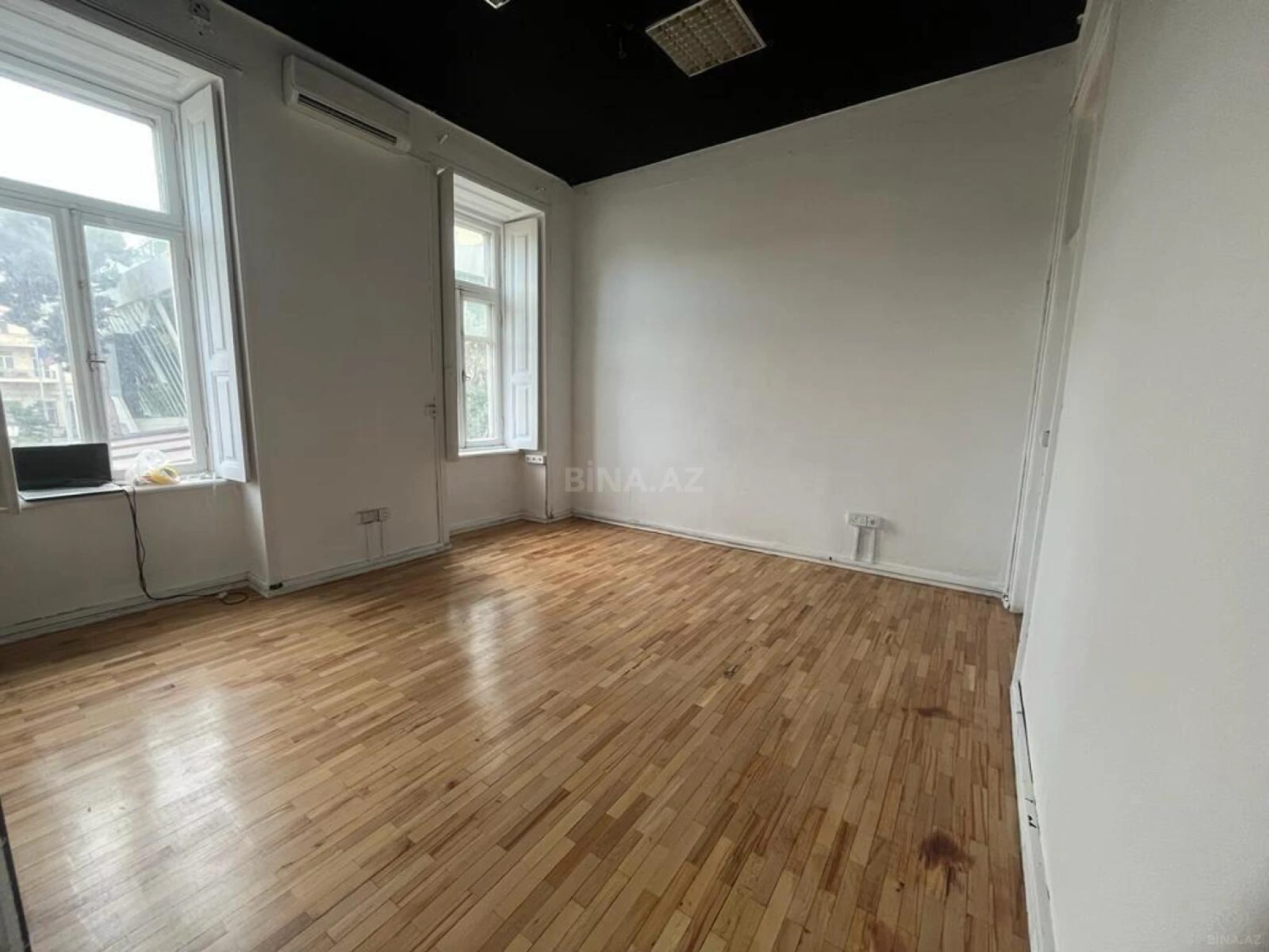Kirayə verilir 2 otaqlı ofis 70 m²
