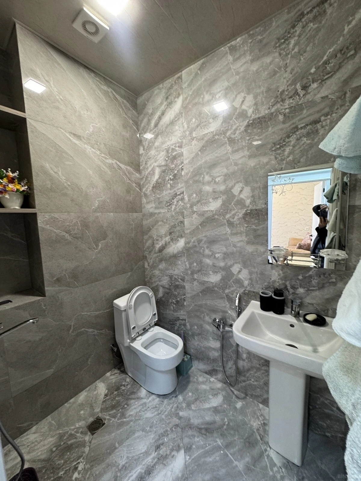 Satılır 3 otaqlı mənzil 56 m²