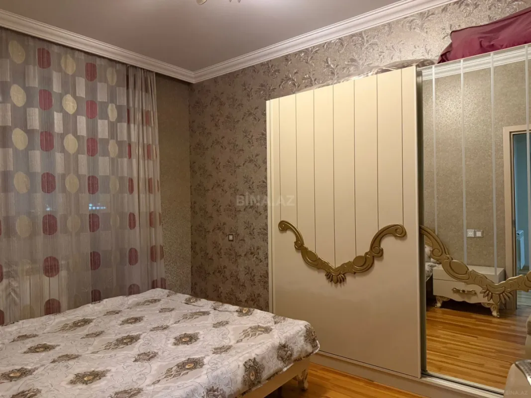 Satılır 3 otaqlı mənzil 124 m²
