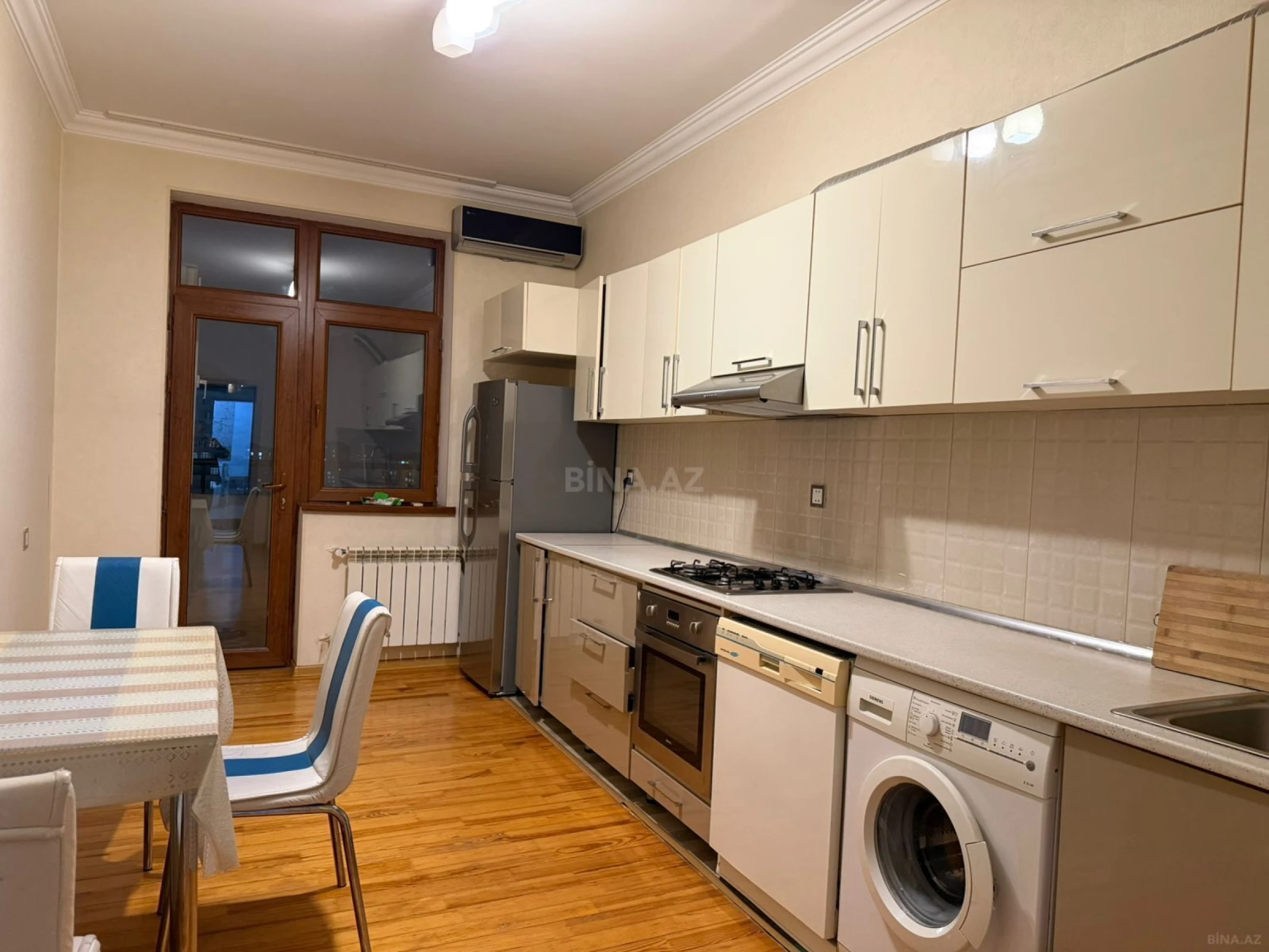 Satılır 3 otaqlı mənzil 124 m²