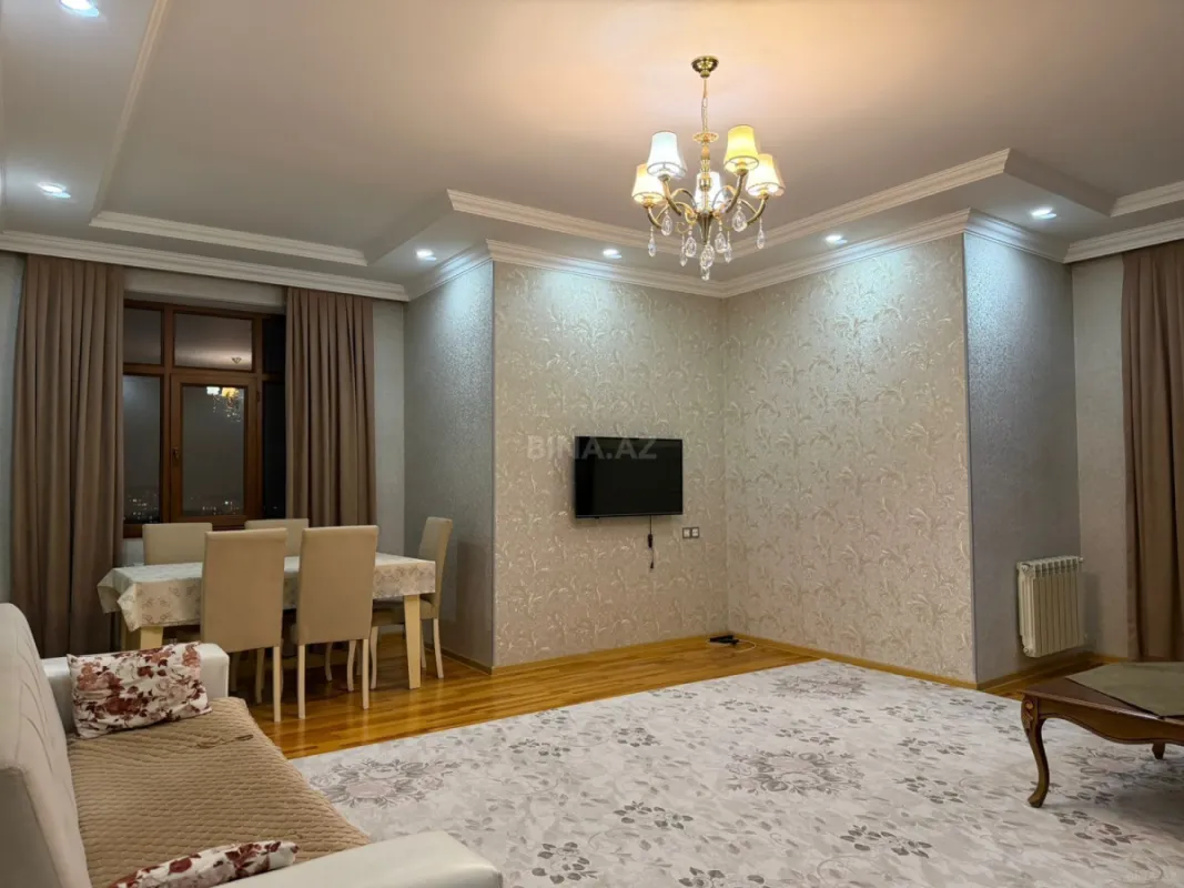 Satılır 3 otaqlı mənzil 124 m²