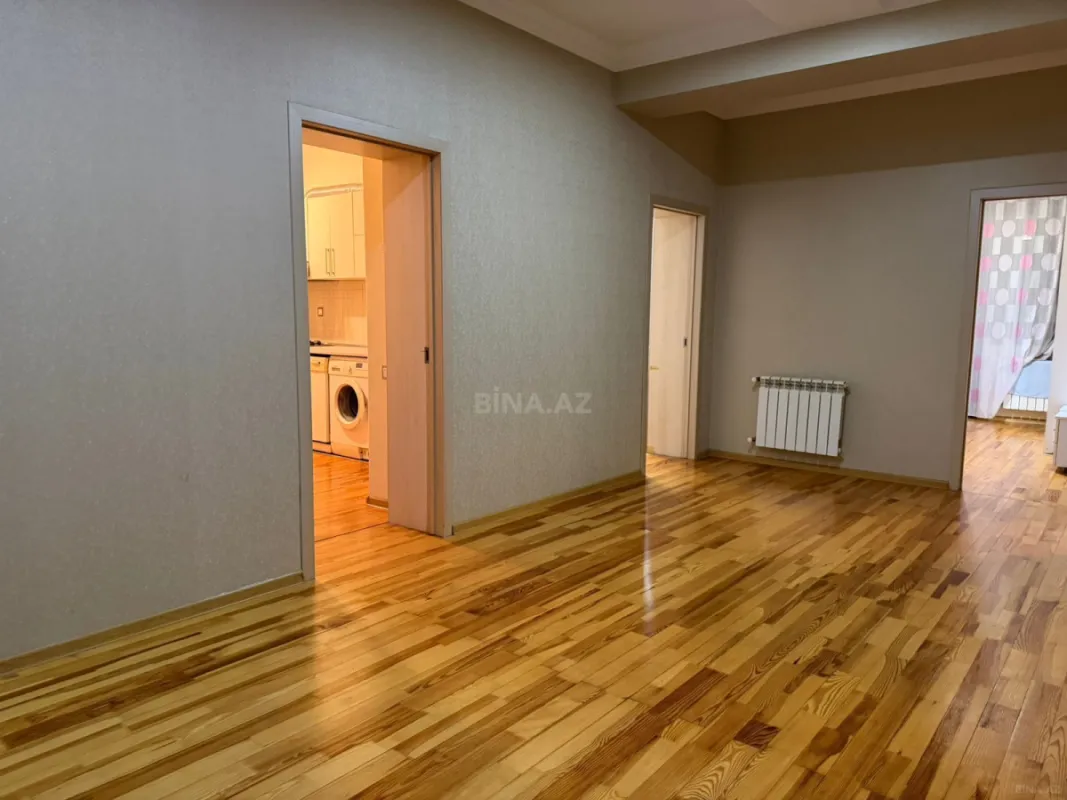 Satılır 3 otaqlı mənzil 124 m²