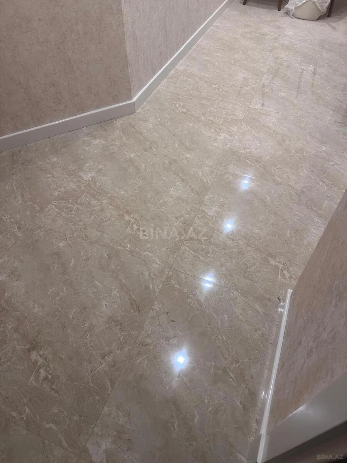 Kirayə verilir 2 otaqlı mənzil 110 m²