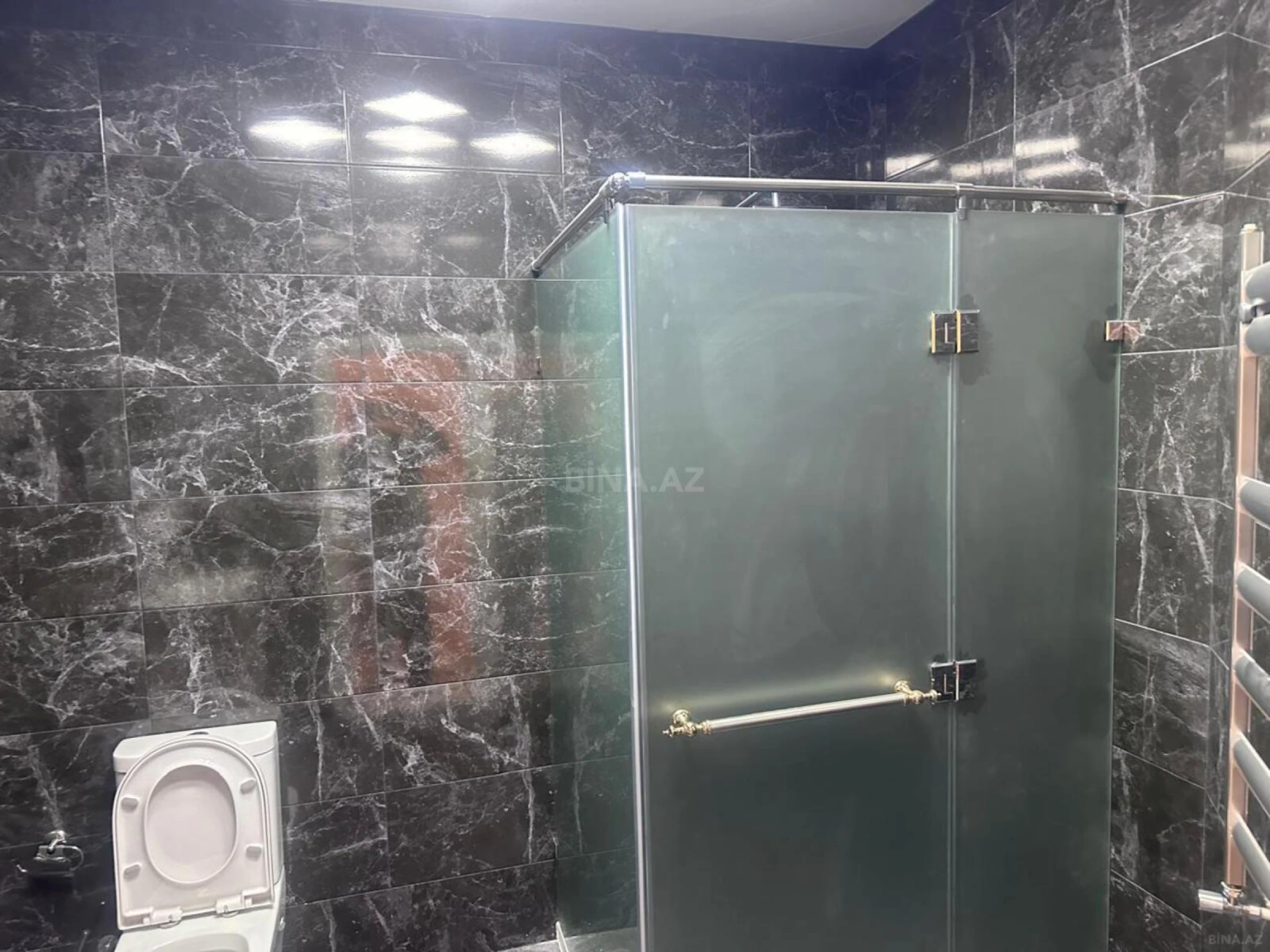 Kirayə verilir 2 otaqlı mənzil 110 m²