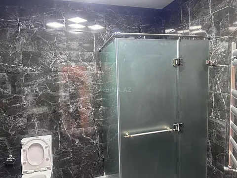 Kirayə verilir 2 otaqlı mənzil 110 m²