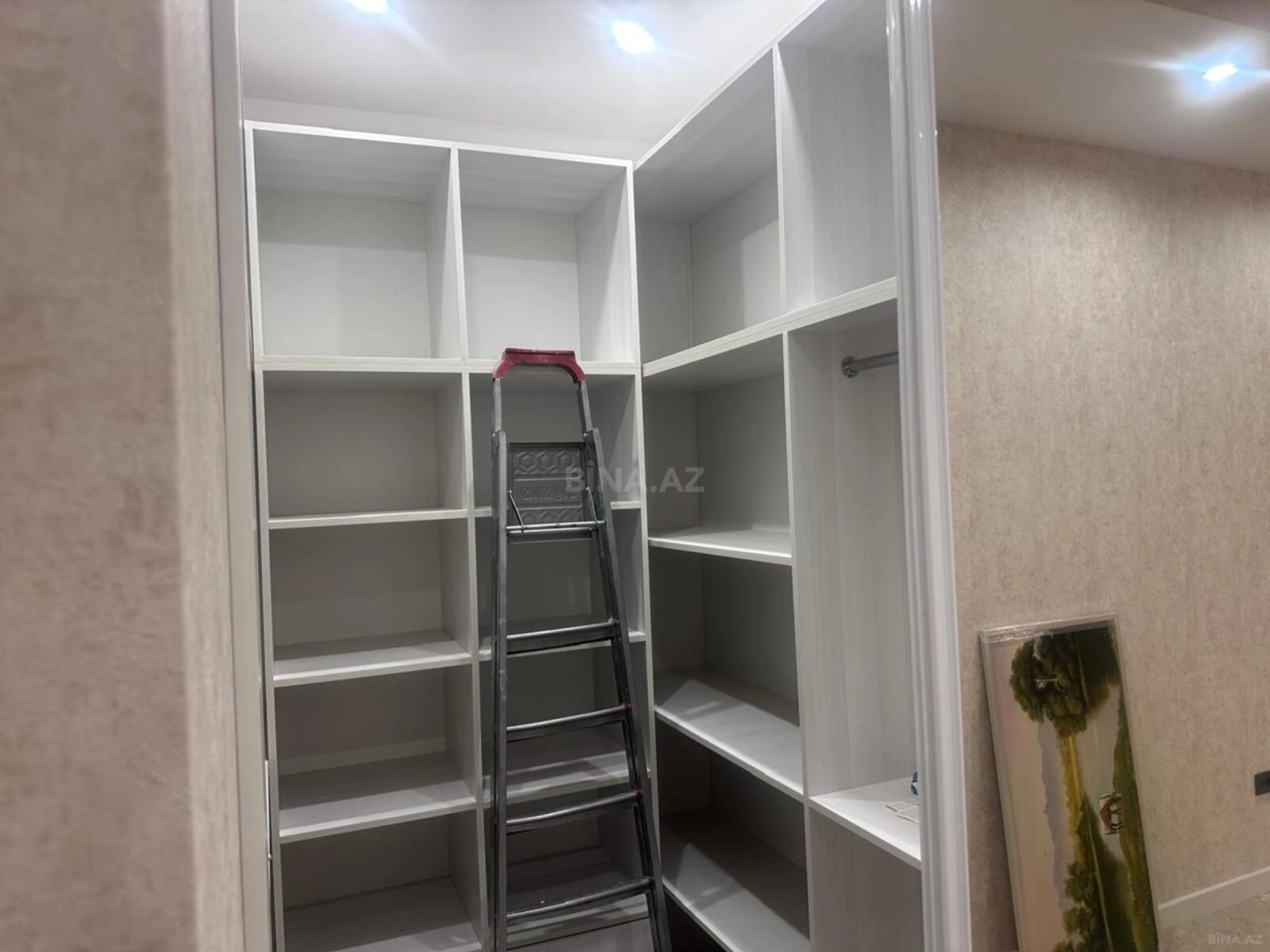 Kirayə verilir 2 otaqlı mənzil 110 m²