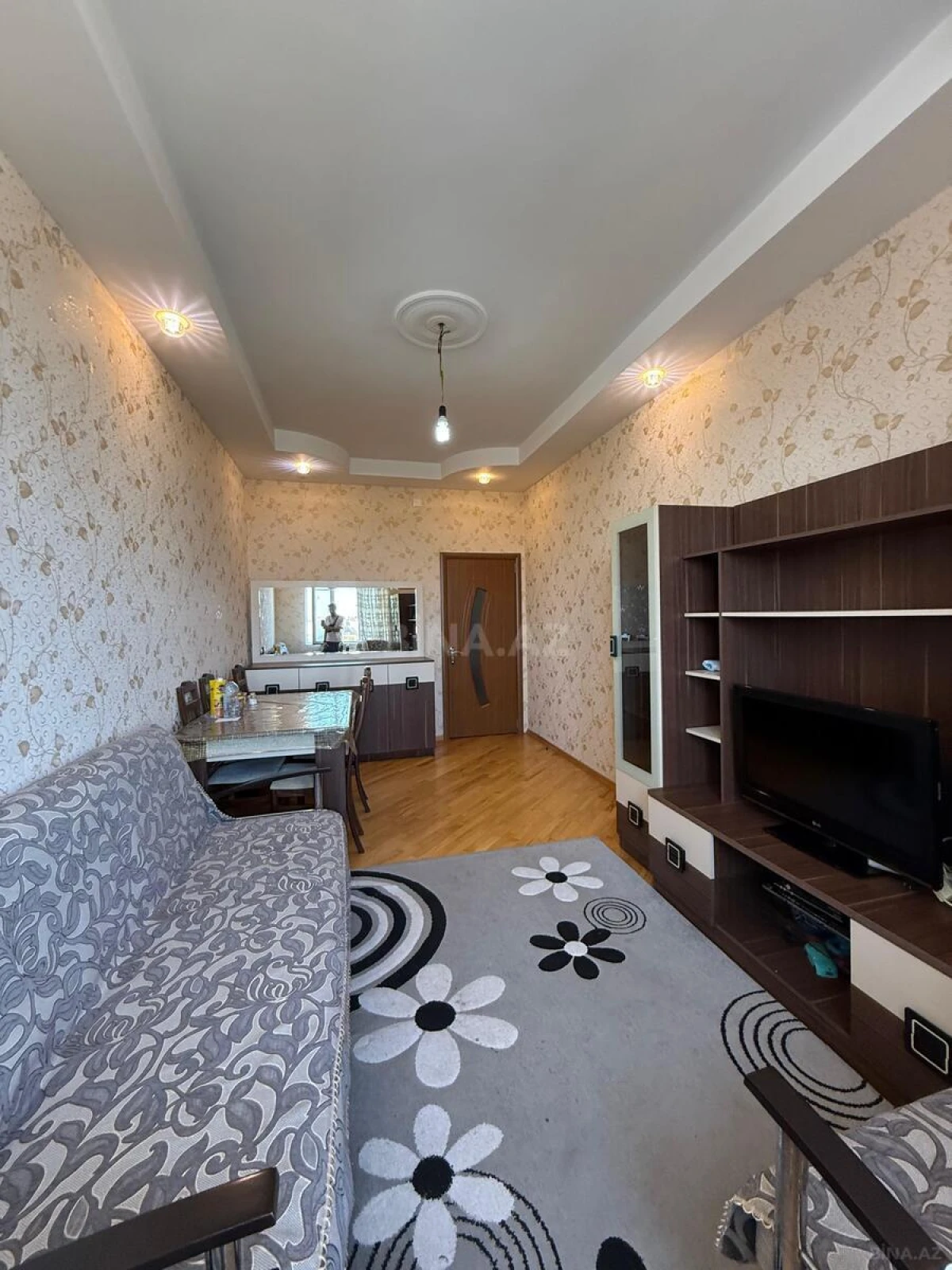 Kirayə verilir 2 otaqlı mənzil 60 m²