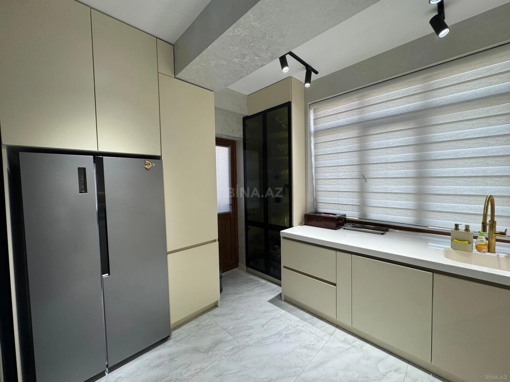 Kirayə verilir 3 otaqlı mənzil 115 m²