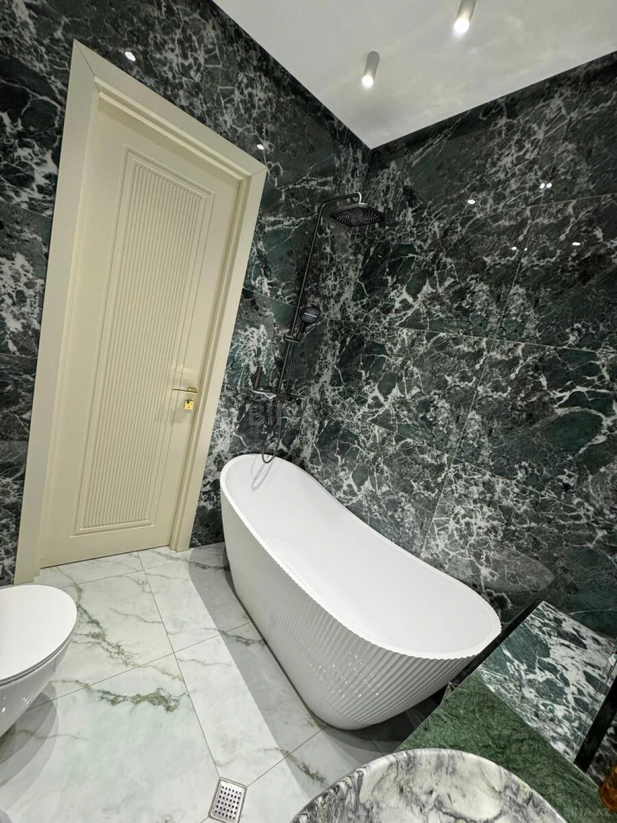 Kirayə verilir 3 otaqlı mənzil 115 m²