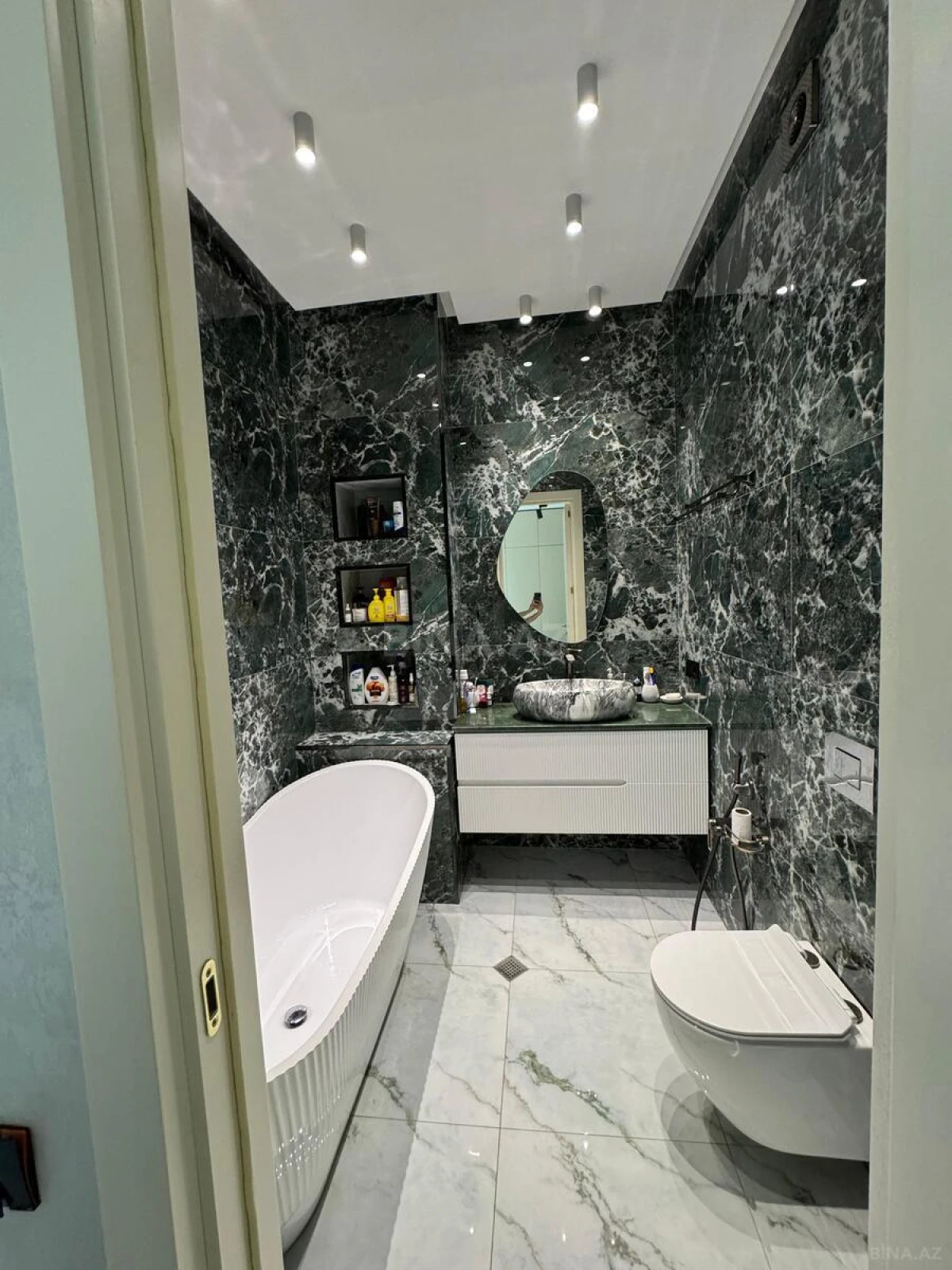 Kirayə verilir 3 otaqlı mənzil 115 m²