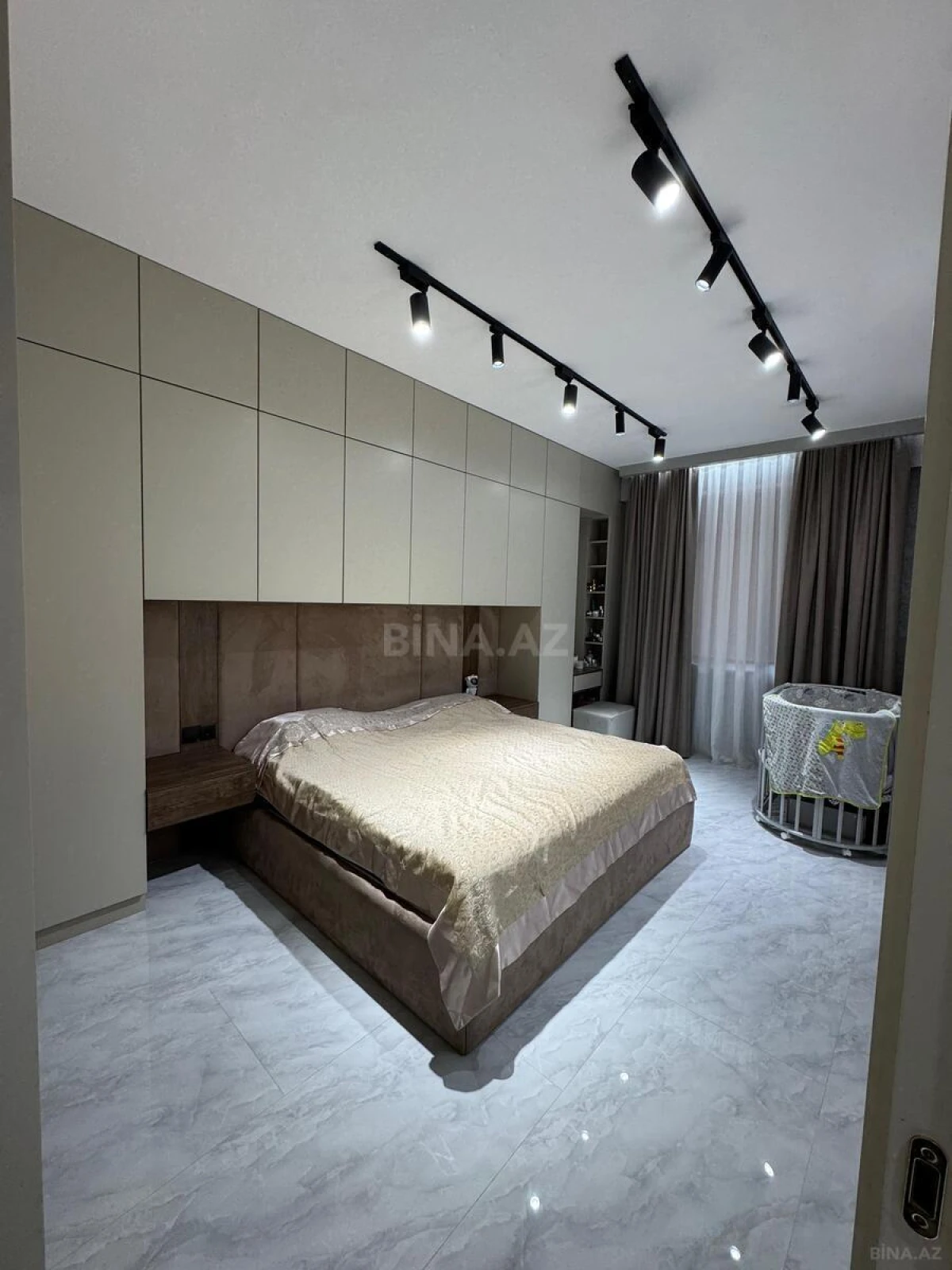 Kirayə verilir 3 otaqlı mənzil 115 m²