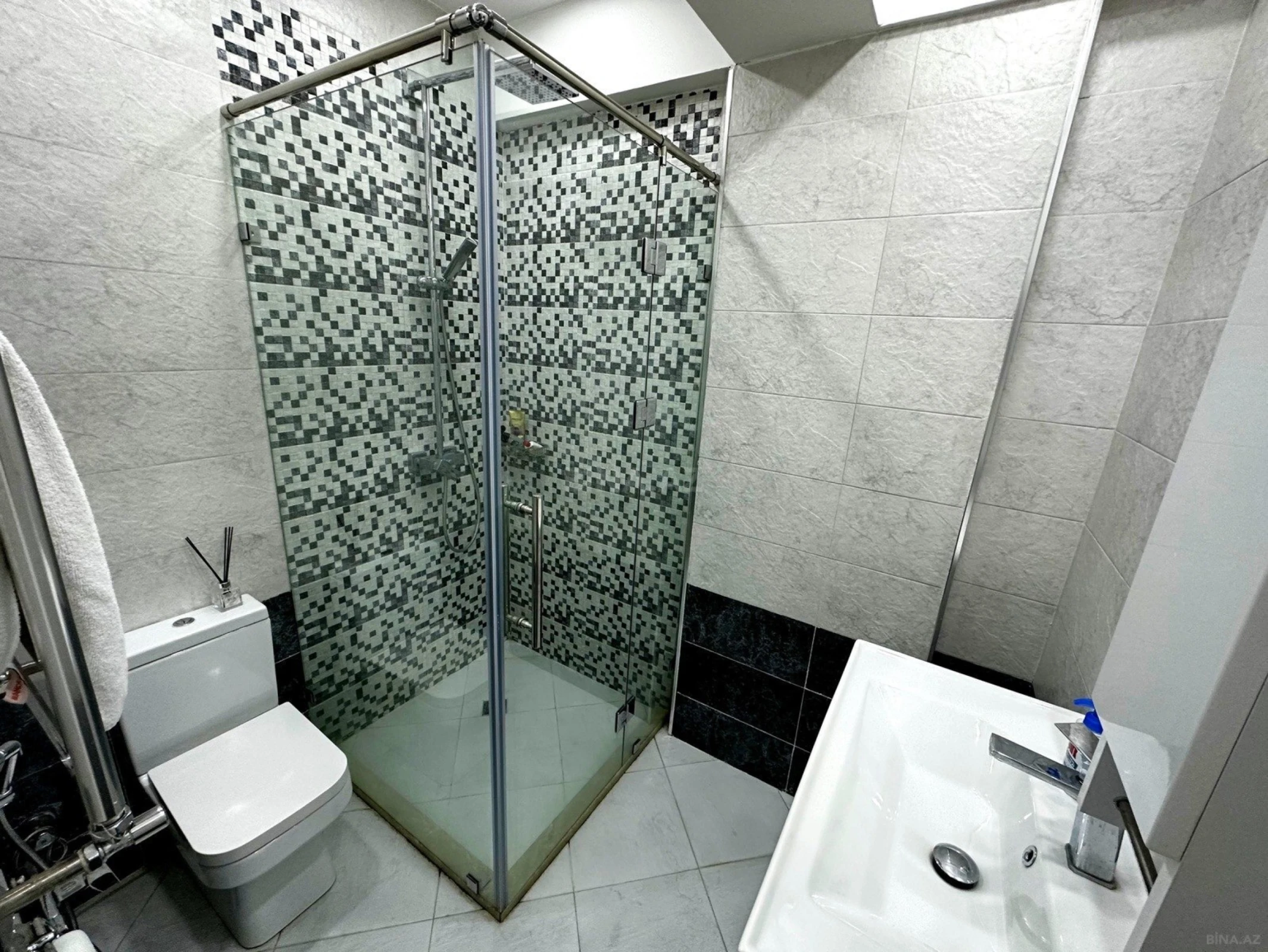 Satılır 3 otaqlı mənzil 127 m²