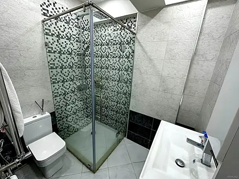 Satılır 3 otaqlı mənzil 127 m²