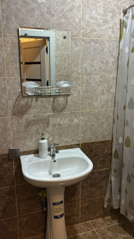Kirayə verilir 2 otaqlı mənzil 60 m²