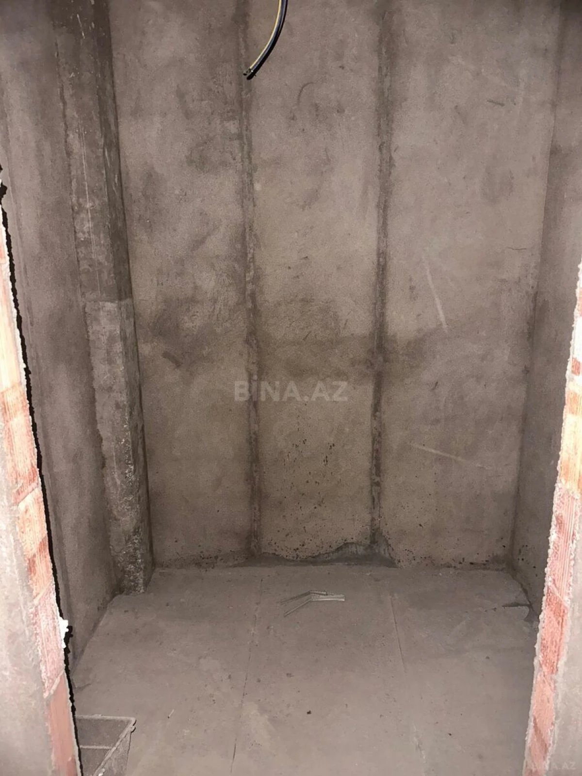 Satılır 2 otaqlı mənzil 76 m²