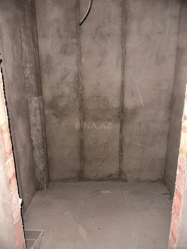 Satılır 2 otaqlı mənzil 76 m²