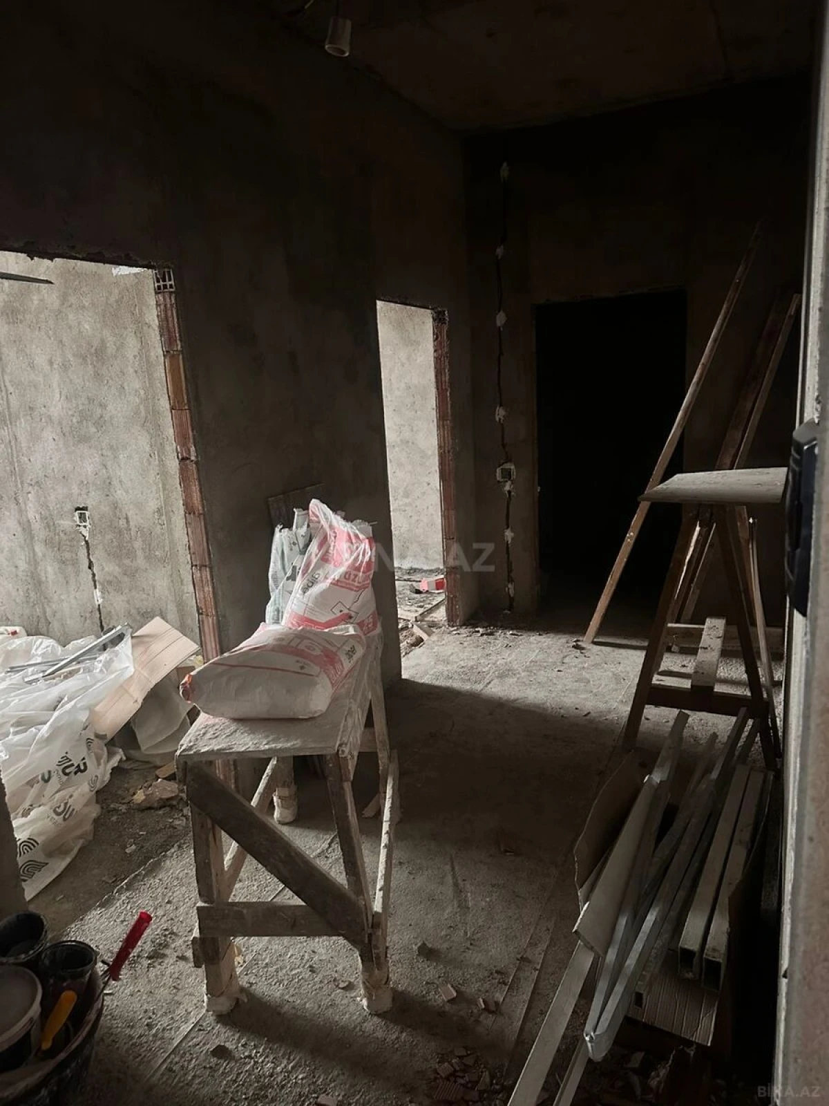 Satılır 2 otaqlı mənzil 76 m²