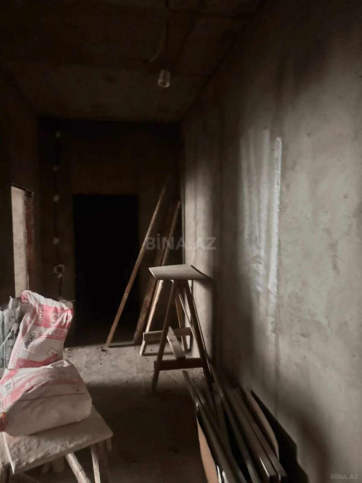 Satılır 2 otaqlı mənzil 76 m²