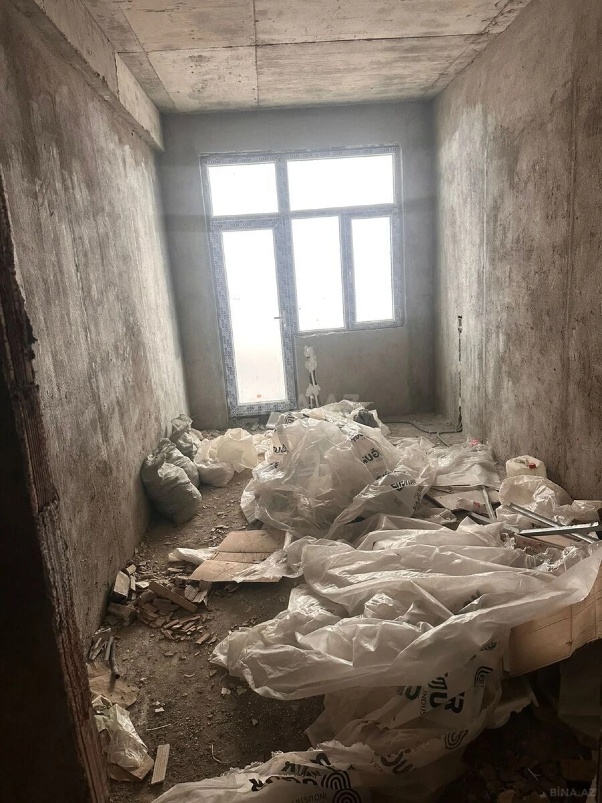 Satılır 2 otaqlı mənzil 76 m²