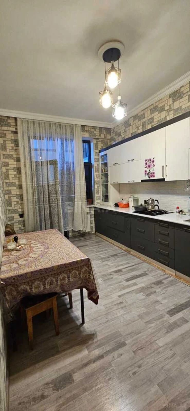 Satılır 3 otaqlı mənzil 117 m²