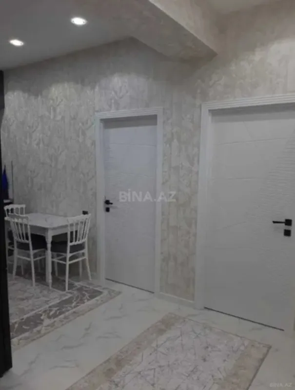 Kirayə verilir 2 otaqlı mənzil 78 m²