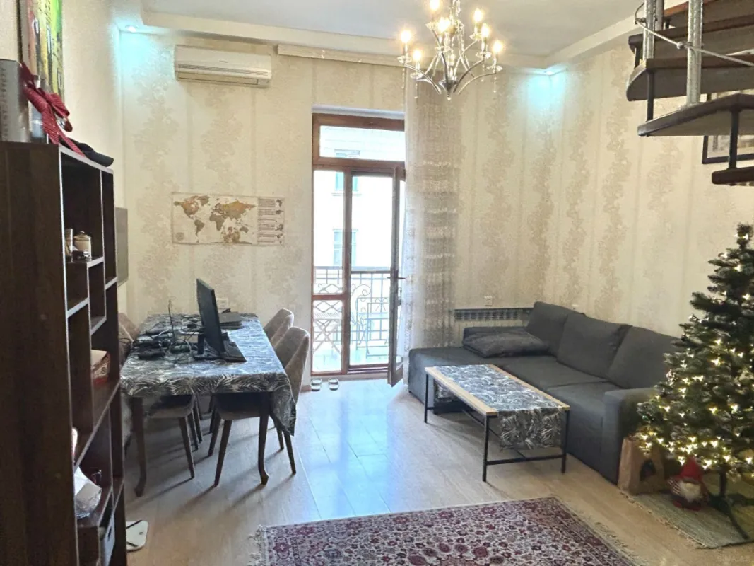Satılır 2 otaqlı mənzil 75 m²