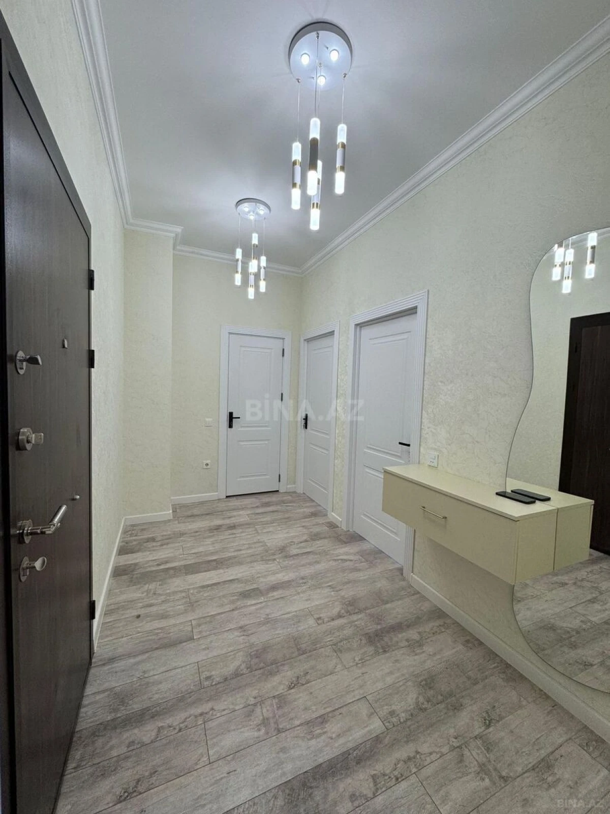 Satılır 2 otaqlı mənzil 75 m²