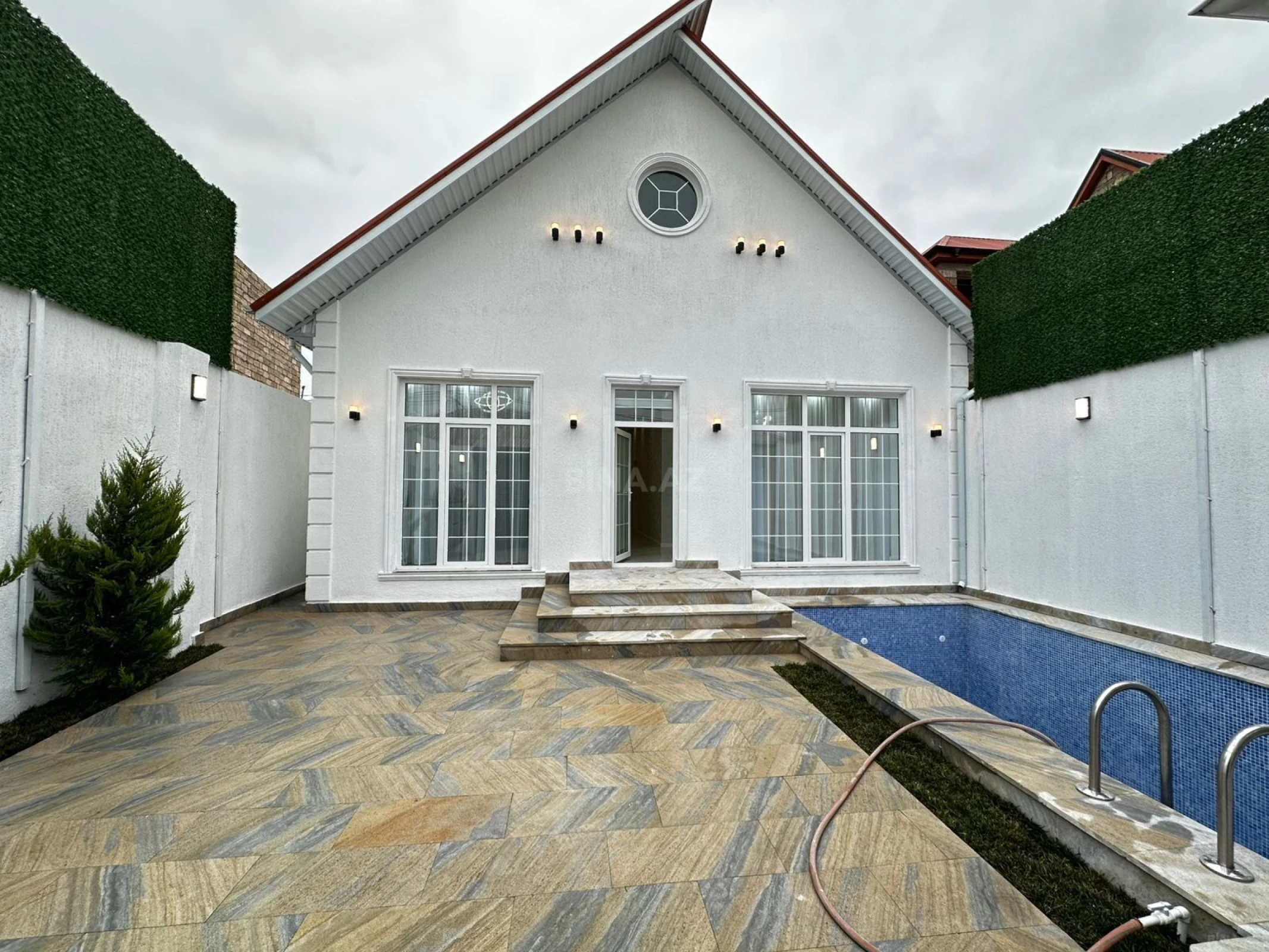 Satılır 4 otaqlı həyət evi 130 m²