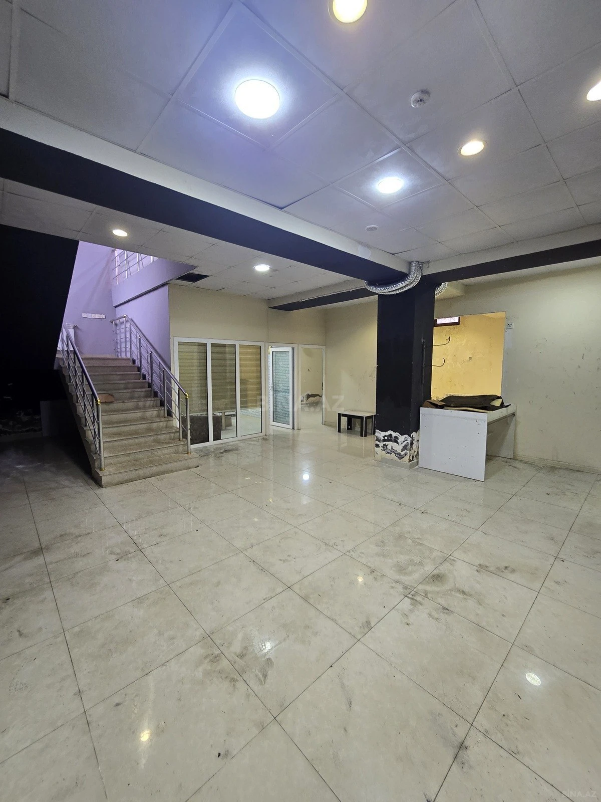 Kirayə verilir 8 otaqlı ofis 424 m²