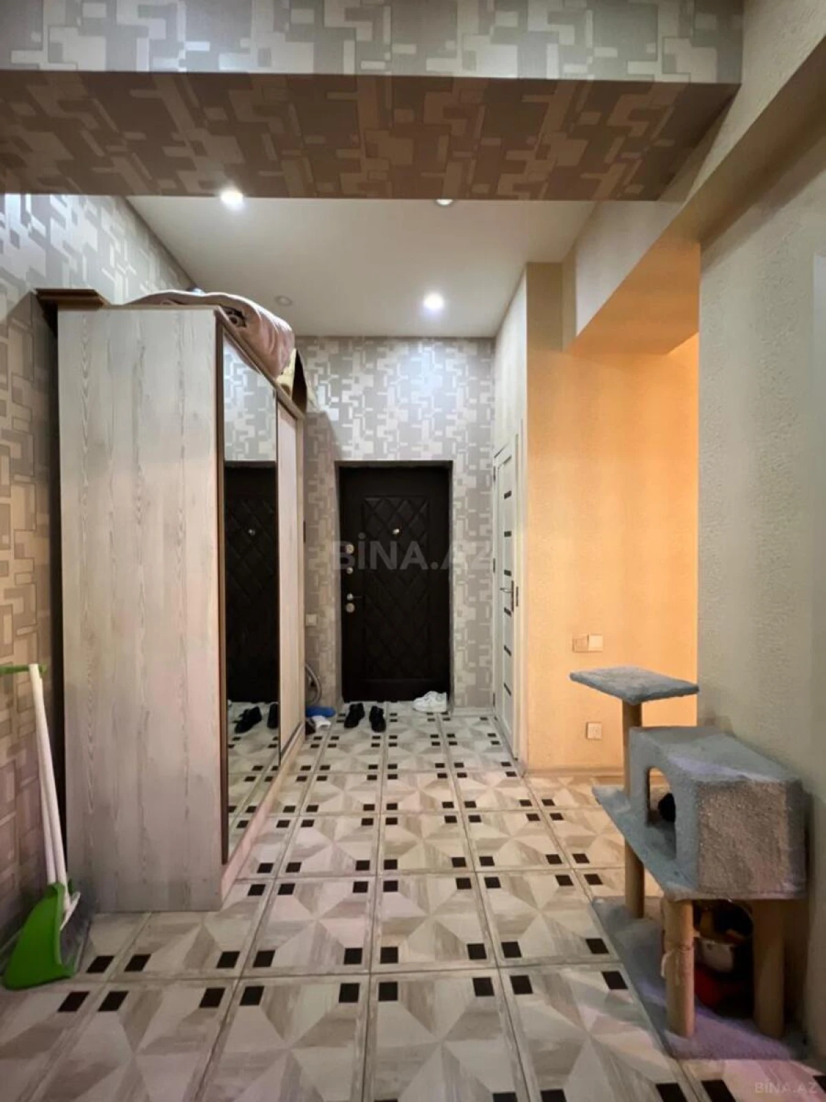 Satılır 2 otaqlı mənzil 70 m²