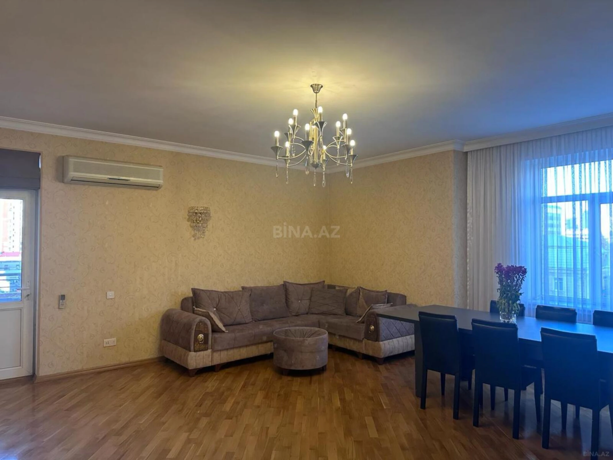 Kirayə verilir 3 otaqlı mənzil 126 m²