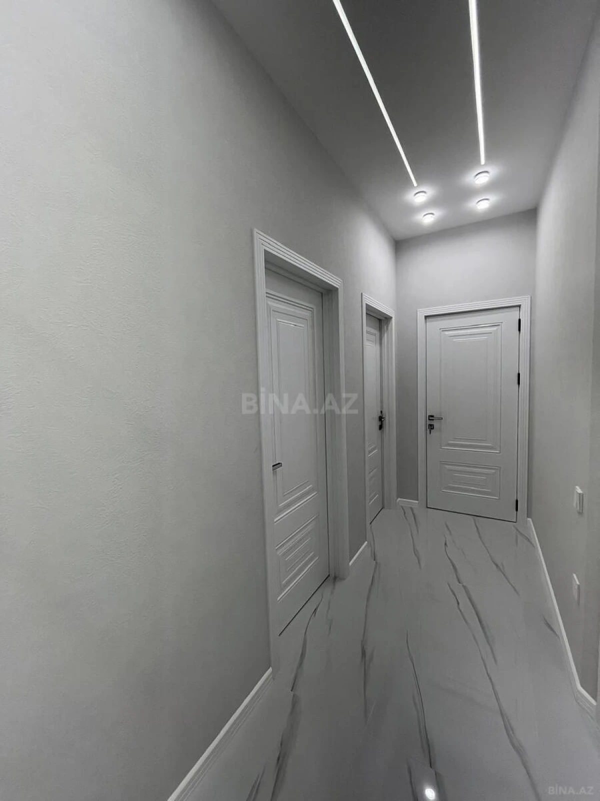 Satılır 2 otaqlı mənzil 70 m²