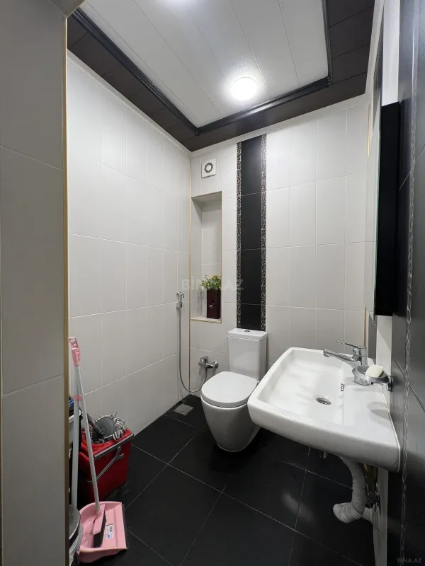 Satılır 4 otaqlı mənzil 223 m²