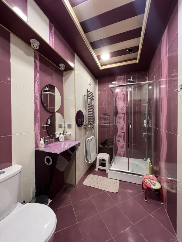 Satılır 4 otaqlı mənzil 223 m²