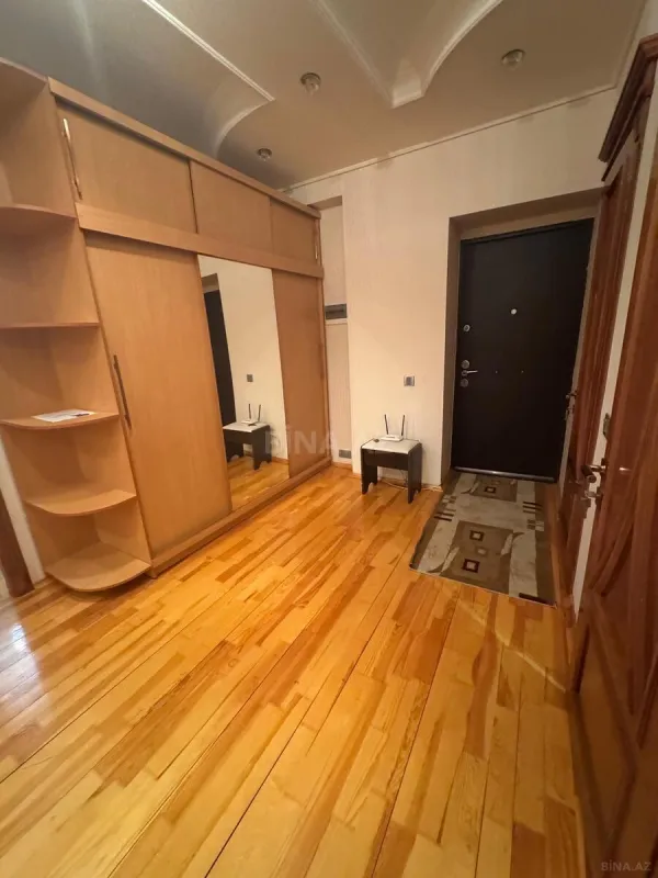 Kirayə verilir 2 otaqlı mənzil 91 m²