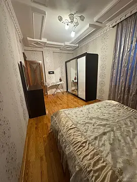 Kirayə verilir 2 otaqlı mənzil 91 m²