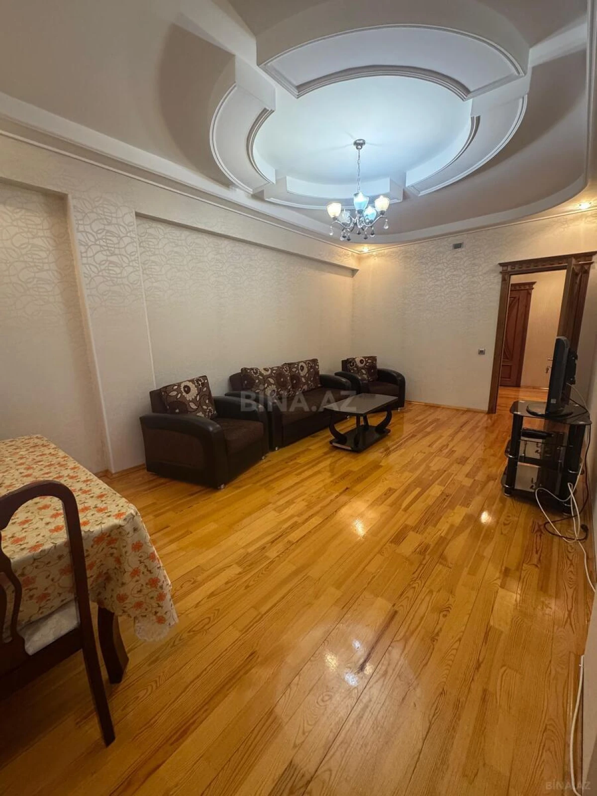 Kirayə verilir 2 otaqlı mənzil 91 m²