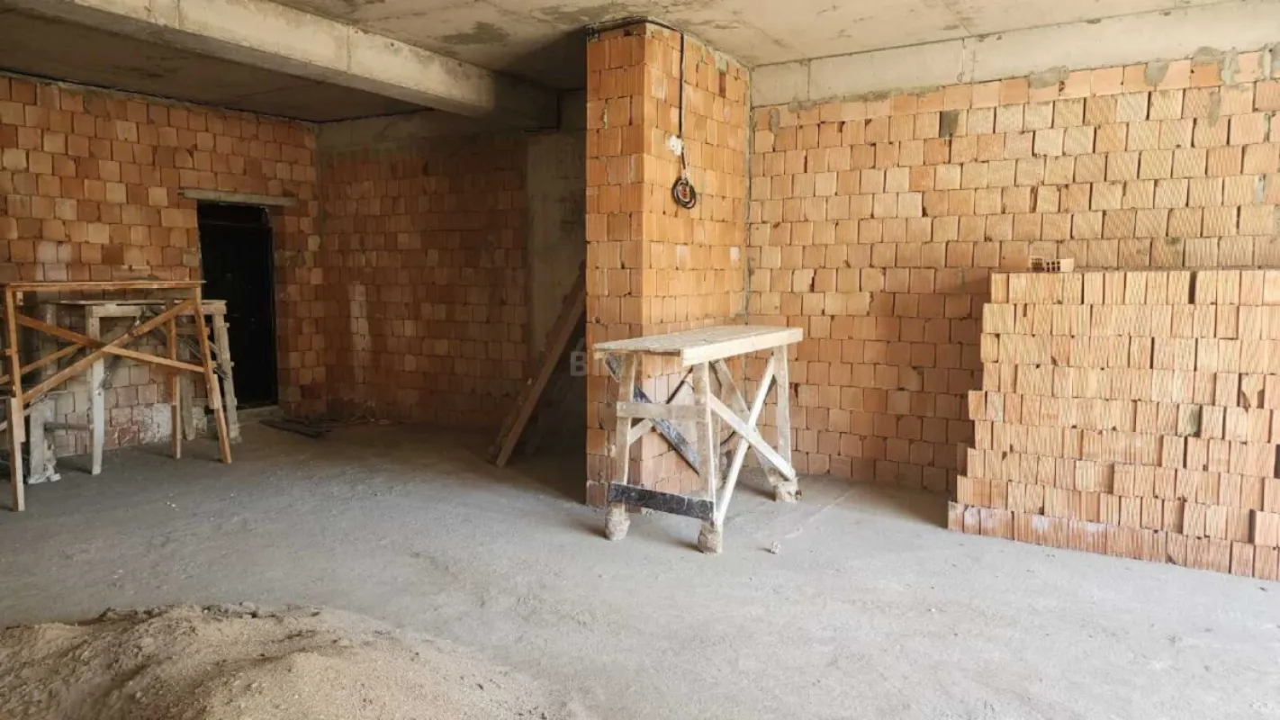 Satılır 3 otaqlı mənzil 105 m²