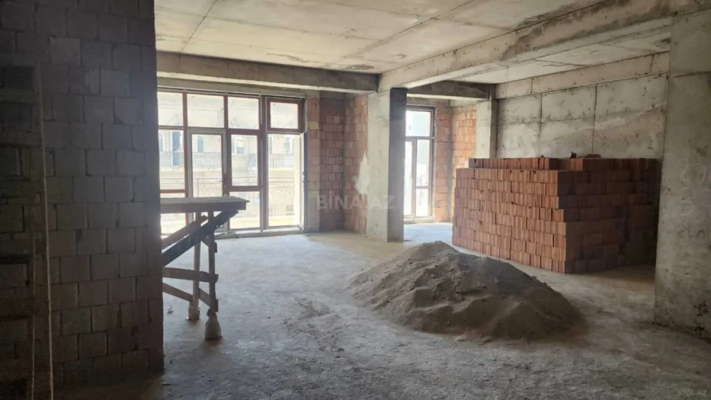 Satılır 3 otaqlı mənzil 105 m²