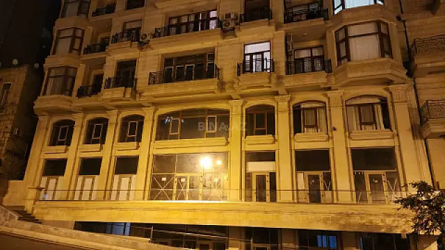 Satılır 3 otaqlı mənzil 105 m² — Bakı, İçərişəhər 3 otaq 105.00 m²