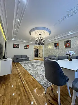 Satılır 4 otaqlı mənzil 220 m² — Bakı, İnşaatçılar 4 otaq 220.00 m²