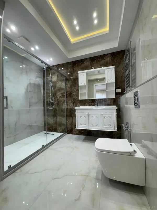 Satılır 4 otaqlı mənzil 220 m²