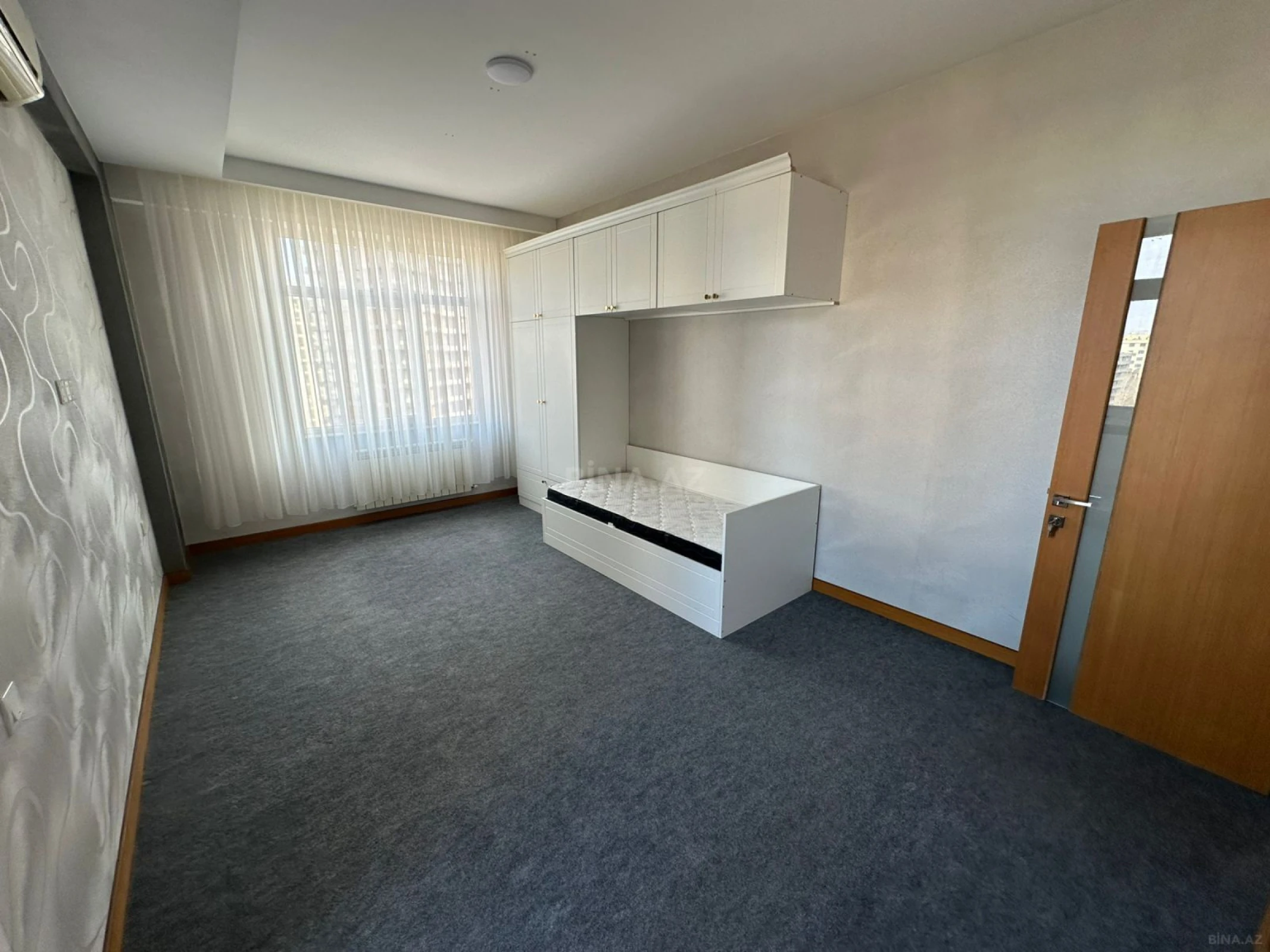 Kirayə verilir 3 otaqlı ofis 131 m²