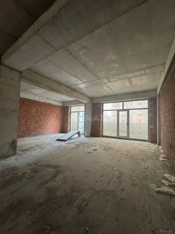 Satılır 3 otaqlı mənzil 146 m²